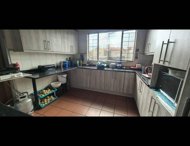 3 BEDROOM HOUSE FOR SALE IN ROODEPOORT CENTRAL